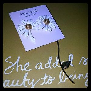 Kate spade into the blooms daisy dangling earrings
